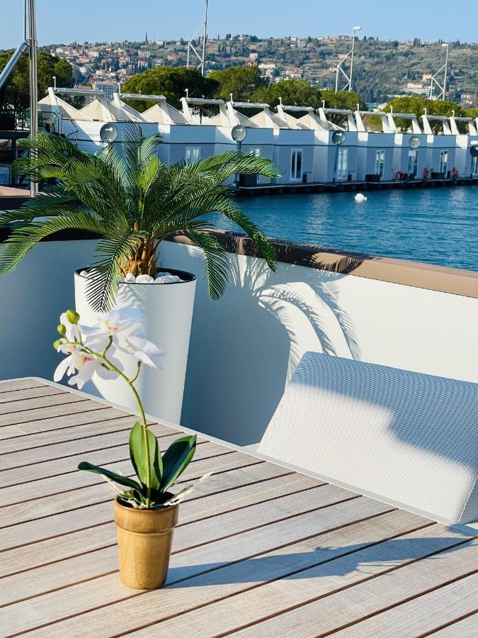 ポルトローシュ Floating Sea House Miramareヴィラ エクステリア 写真