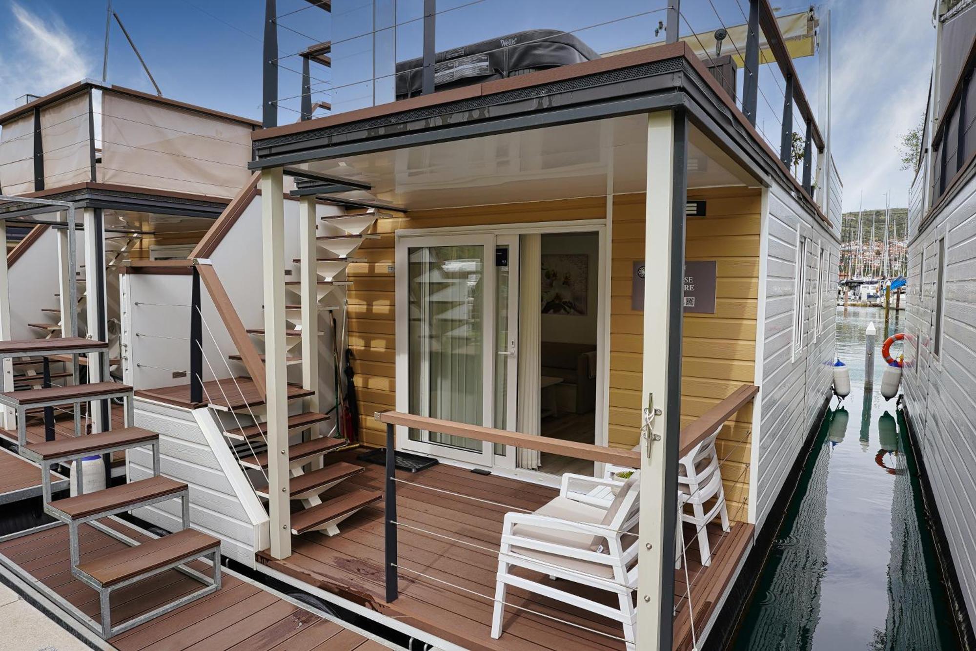 ポルトローシュ Floating Sea House Miramareヴィラ エクステリア 写真