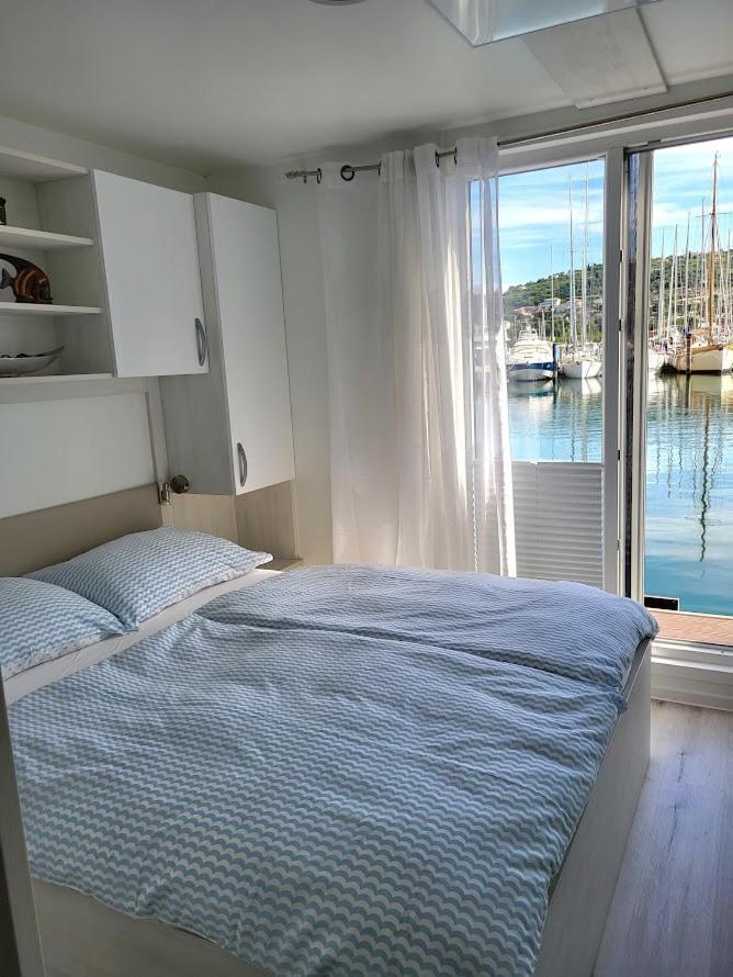ポルトローシュ Floating Sea House Miramareヴィラ エクステリア 写真