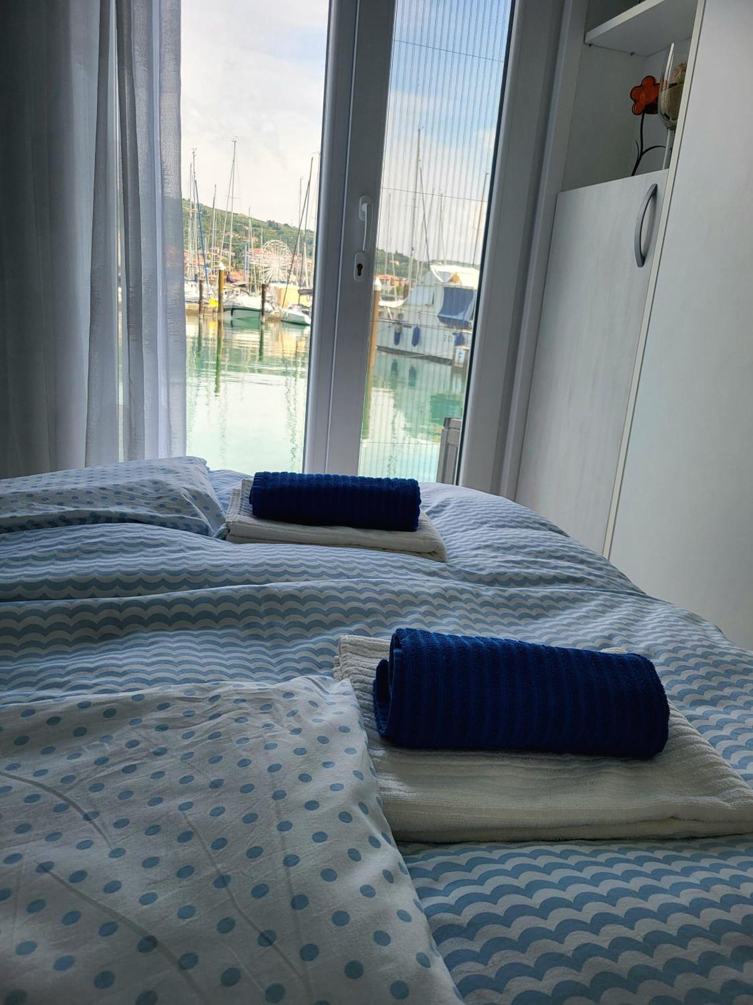 ポルトローシュ Floating Sea House Miramareヴィラ エクステリア 写真